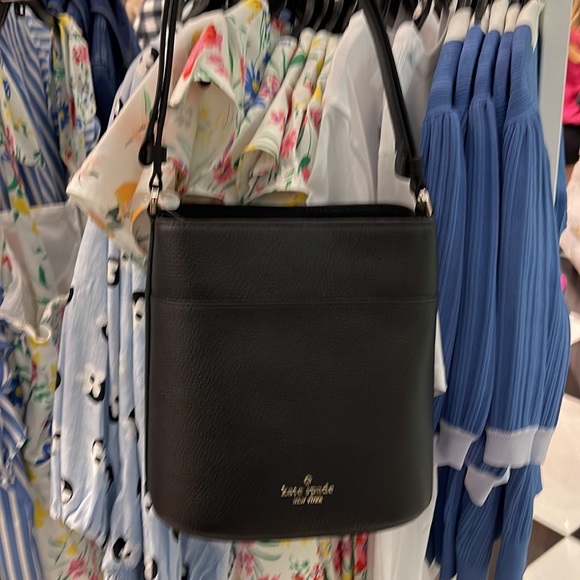 Kate Spade Leila Small Bucket Bag
COLOR:
Black 
NWT - Picture 8 of 16